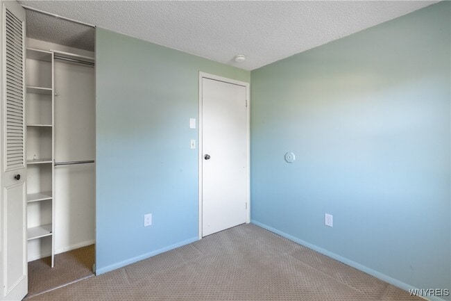 property at 39 Vermont Pl