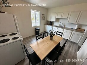 997 Chapel Dr in Bountiful, UT - Building Photo - Building Photo