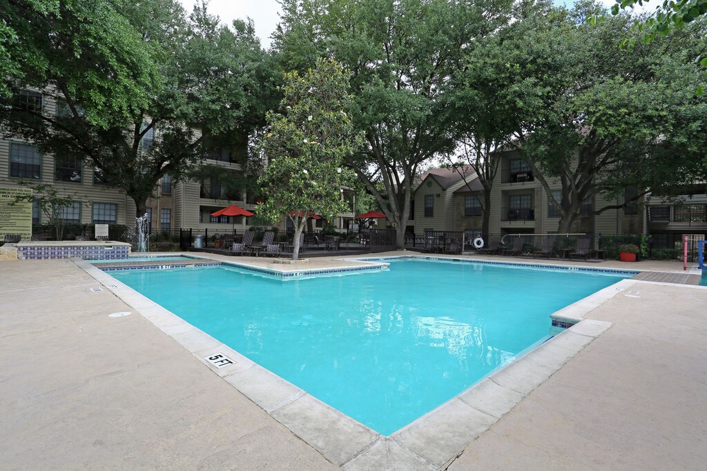 Magnolia Court Apartments in Austin, TX