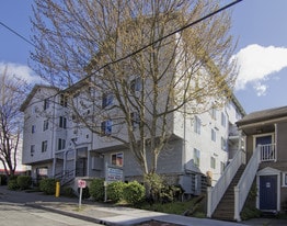 Dry Creek Apartments in Seattle, WA - Building Photo