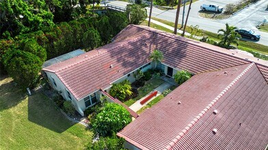 2291 Pueblo Ln in Sarasota, FL - Building Photo - Building Photo