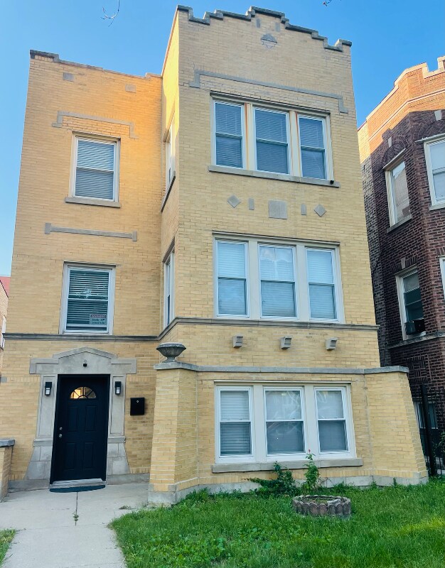 3740 W Eastwood Ave in Chicago, IL - Building Photo - Building Photo