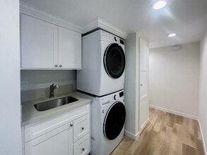 1250 Manhattan Beach Blvd in Manhattan Beach, CA - Building Photo - Building Photo