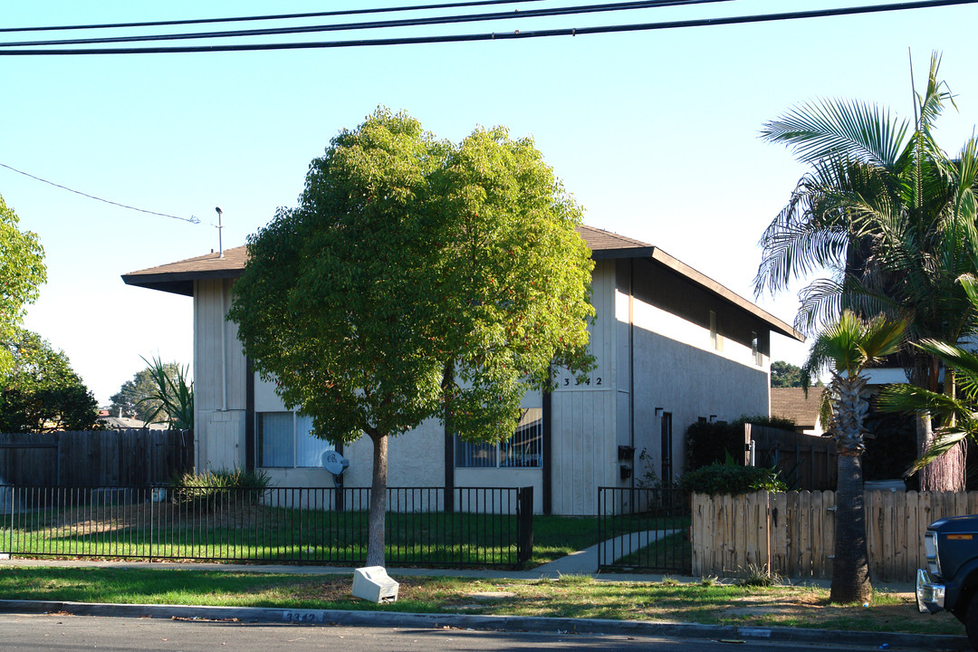 3342 Roosevelt St in Carlsbad, CA - Building Photo