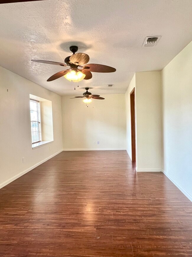 property at 2118 Endicott Ln