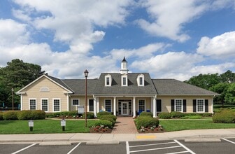 Springfield Apartments in Henrico, VA - Foto de edificio - Building Photo