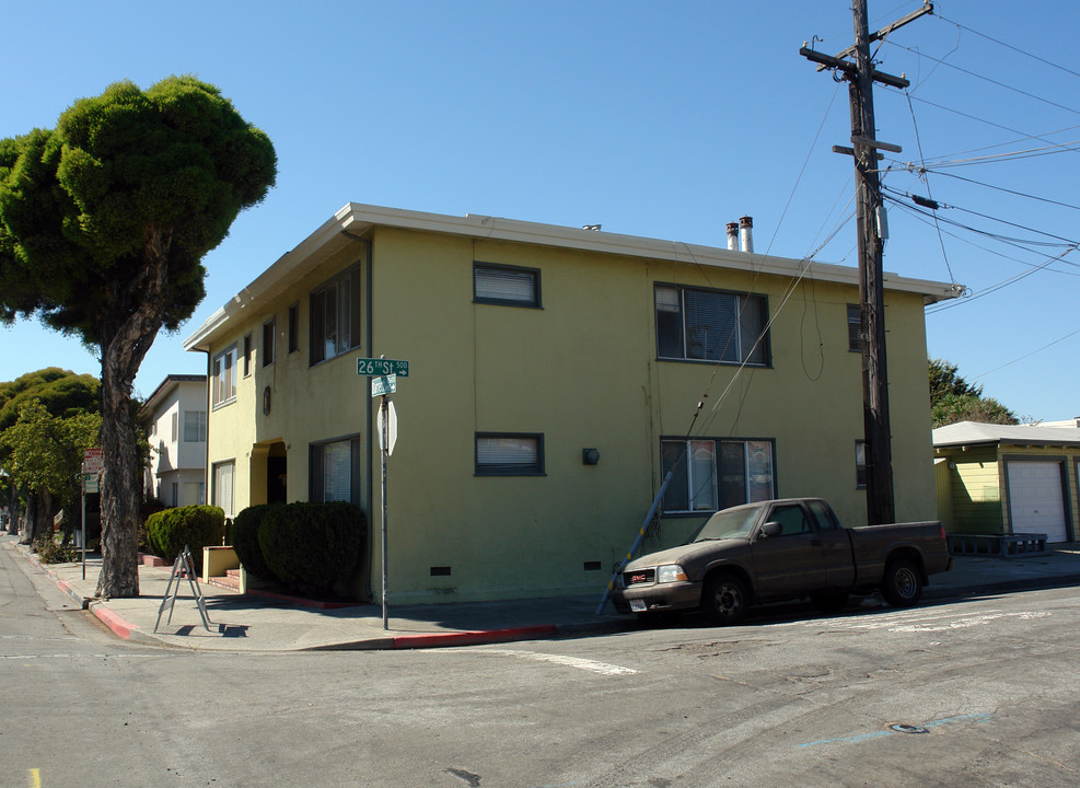 2563 Barrett Ave in Richmond, CA - Building Photo