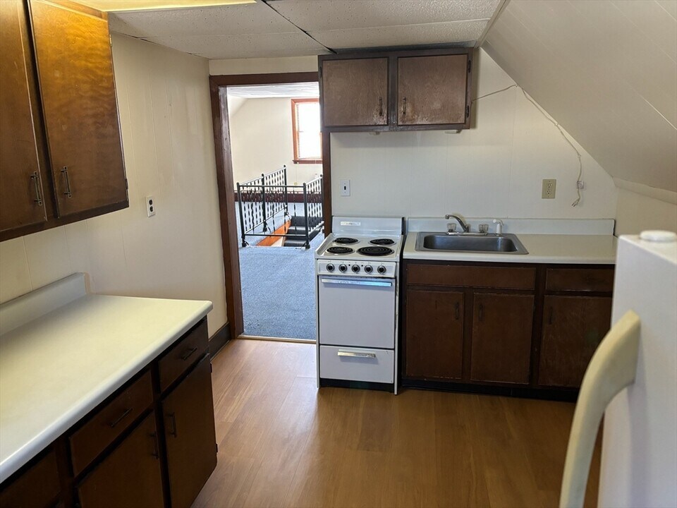 324 Boston Ave, Unit 3 in Medford, MA - Building Photo