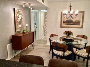 1709 Pelican Cove Rd, Unit 348 in Sarasota, FL - Building Photo - Building Photo