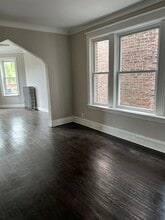 3940 W Gladys Ave, Unit 2 in Chicago, IL - Building Photo - Building Photo