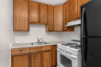 3706 W Franklin St in Baltimore, MD - Building Photo - Building Photo