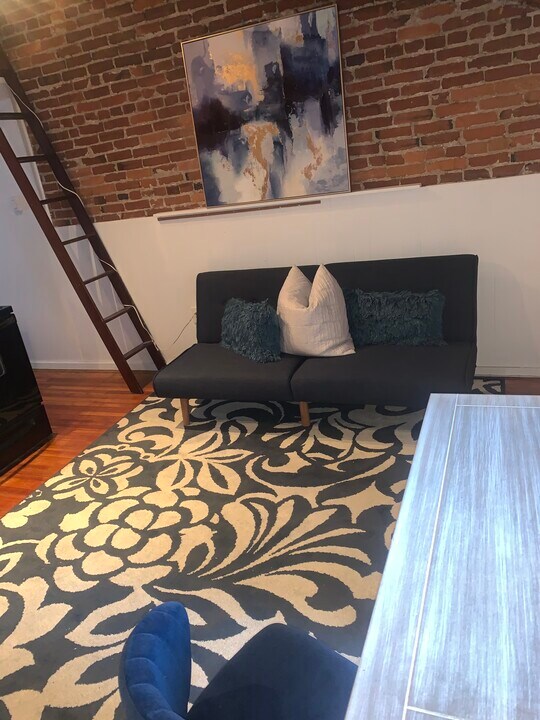 320 S Juniper St, Unit 3 Photo