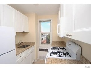 700 Summer St in Stamford, CT - Building Photo - Building Photo