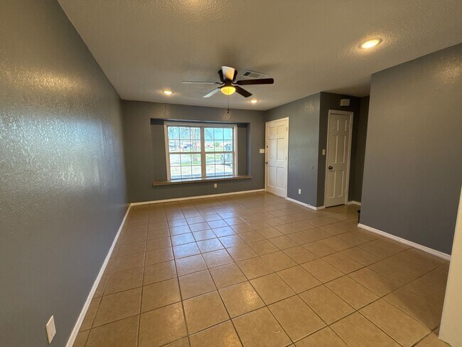 1227 S 17th St-Unit -1229 in Fort Smith, AR - Building Photo - Building Photo