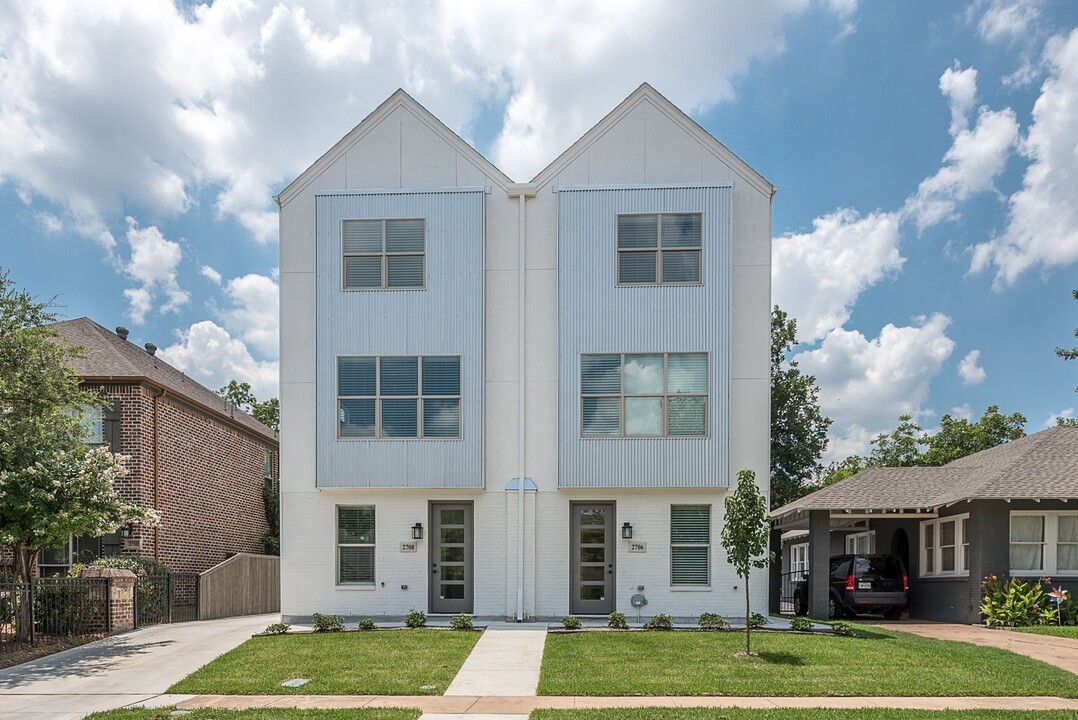 2701 Lubbock Ave in Fort Worth, TX - Building Photo