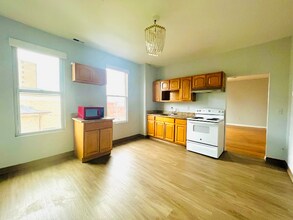 162 William St in Bridgeport, CT - Foto de edificio - Building Photo