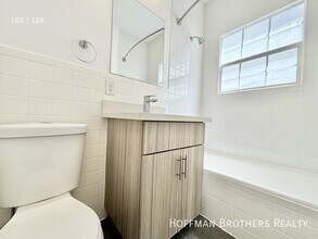 1217 N Berendo St, Unit 3 in Los Angeles, CA - Foto de edificio - Building Photo