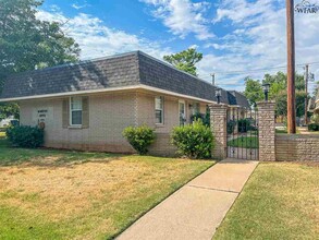 1714 Dayton Ave in Wichita Falls, TX - Building Photo - Building Photo