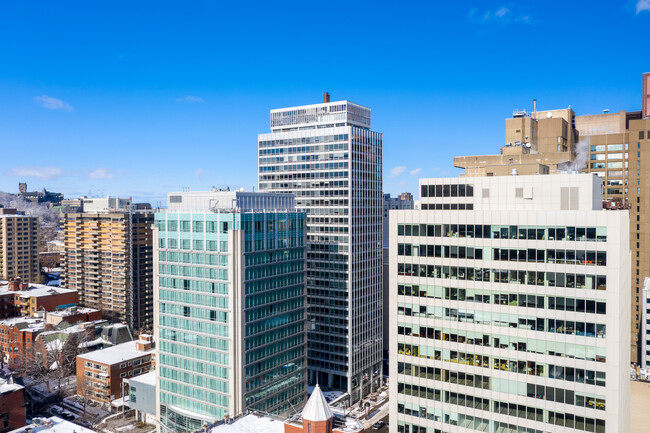 Le Cartier Apartments in Montréal, QC - Building Photo - Building Photo