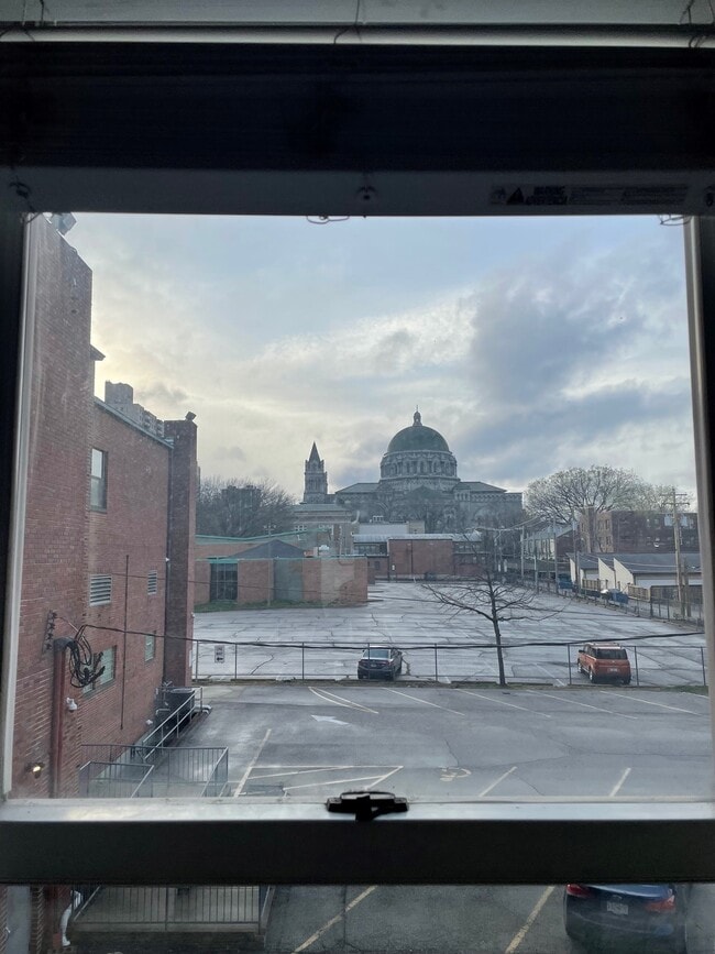 4319 Lindell Blvd, Unit F in St. Louis, MO - Foto de edificio - Building Photo