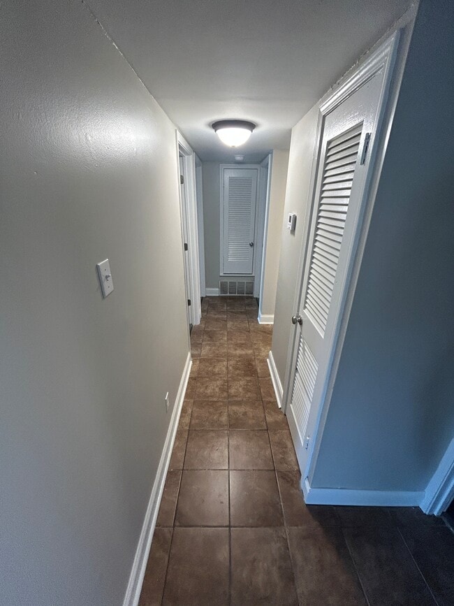 Grove Apartments in Dyersburg, TN - Building Photo - Building Photo