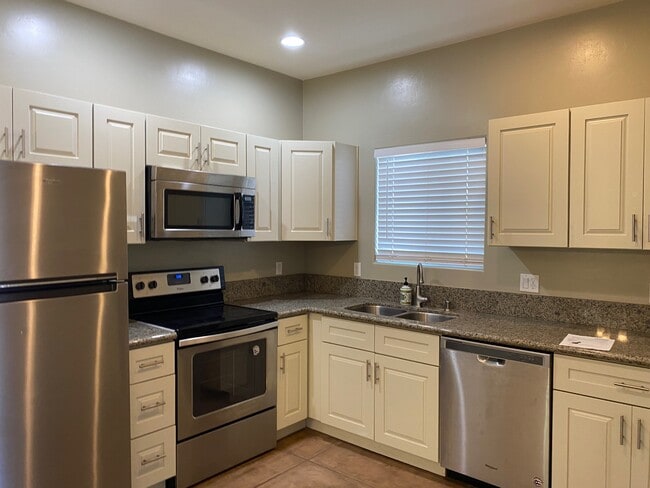 3623 E Bellevue St in Tucson, AZ - Foto de edificio - Building Photo