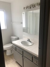 305 19th St, Unit Apartment 4 in Pacific Grove, CA - Foto de edificio - Building Photo