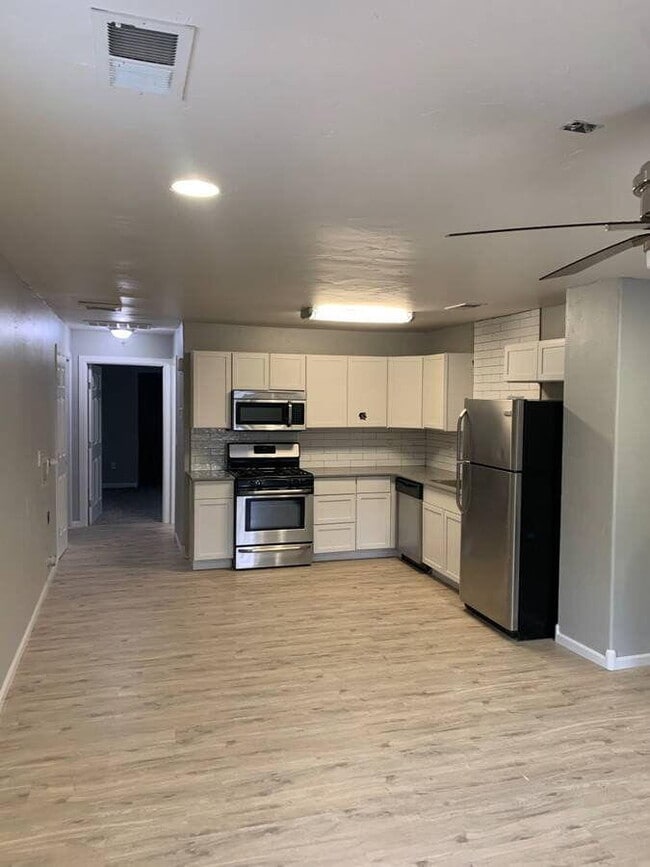 508 Coal Ave SE in Albuquerque, NM - Building Photo - Building Photo