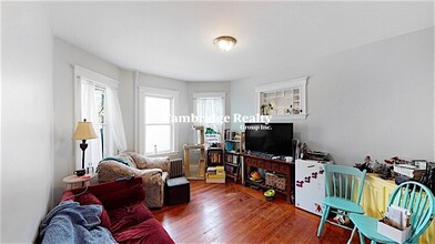 6 Hinckley St, Unit 1 in Somerville, MA - Building Photo - Building Photo