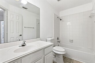 7835 Stone Oak Ct in Houston, TX - Building Photo - Building Photo