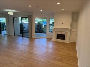 950 Cagney Ln in Newport Beach, CA - Building Photo - Building Photo