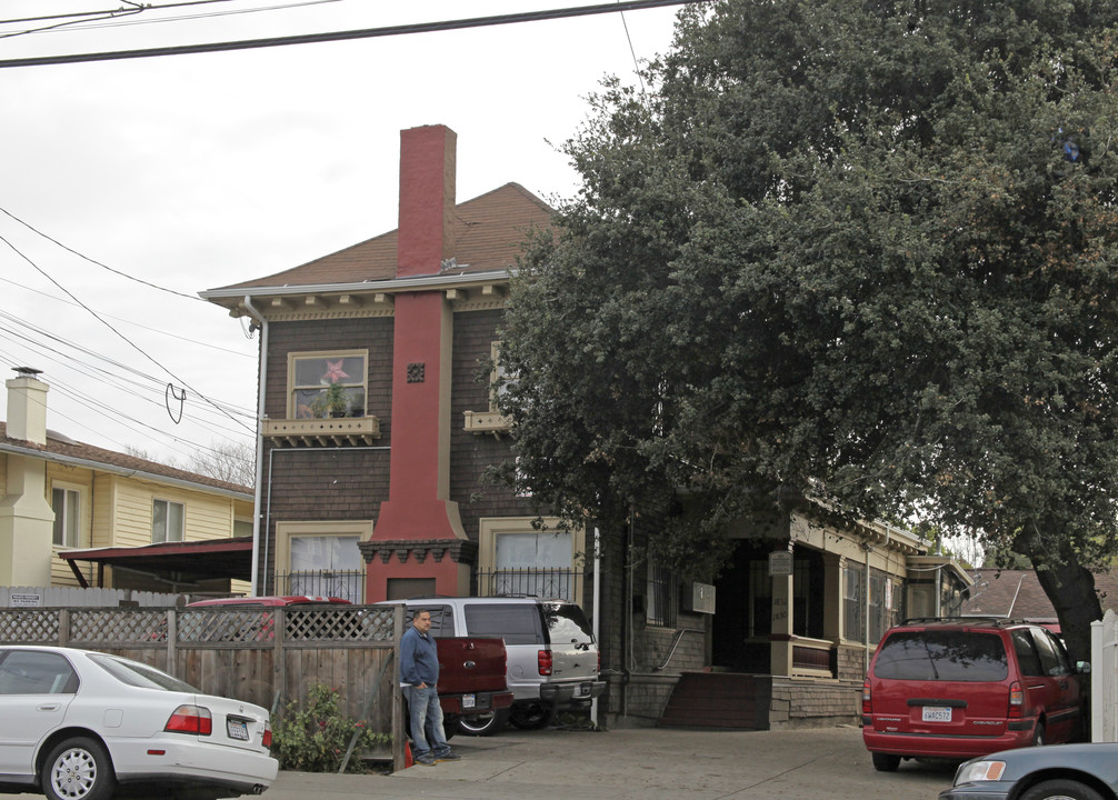 1832 Fruitvale Ave in Oakland, CA - Building Photo