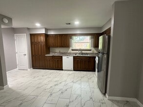 6227 S Yorktown Pl in Tulsa, OK - Building Photo - Building Photo