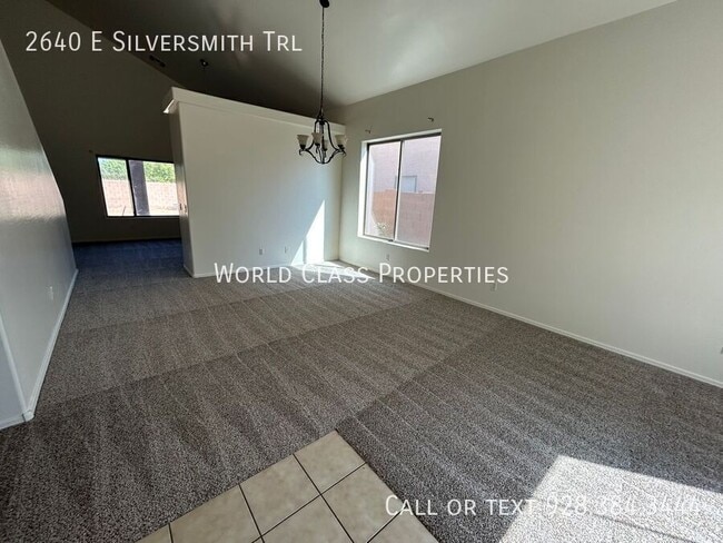 2640 E Silversmith Trail in San Tan Valley, AZ - Building Photo - Building Photo