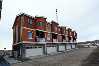3509 Sage Hill Dr NW in Calgary, AB - Building Photo - Building Photo