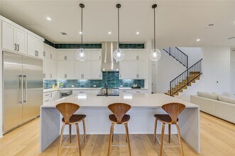 2401 Trailside Dr in Austin, TX - Building Photo - Building Photo