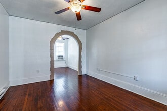 Spanish Oaks Apartments in Sarasota, FL - Building Photo - Interior Photo