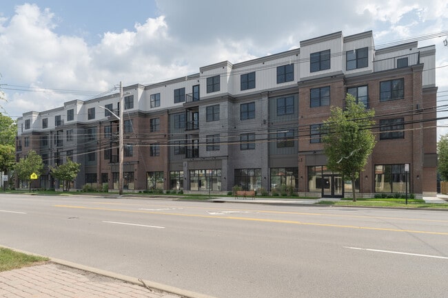 William's Place in Williamsville, NY - Foto de edificio - Building Photo