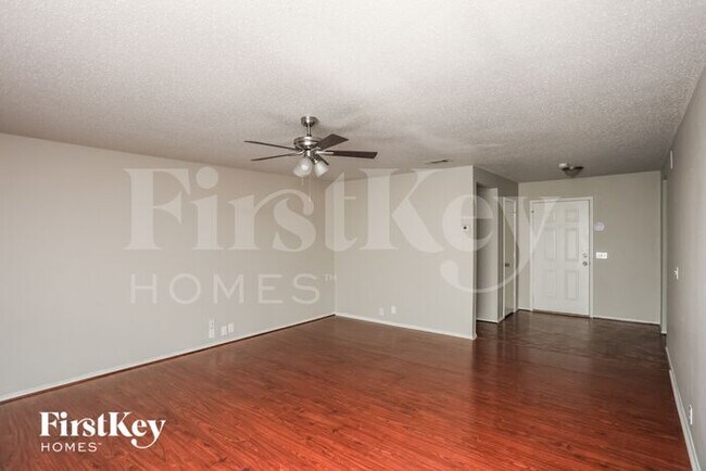 842 Trinity Ln in Dallas, TX - Building Photo - Building Photo
