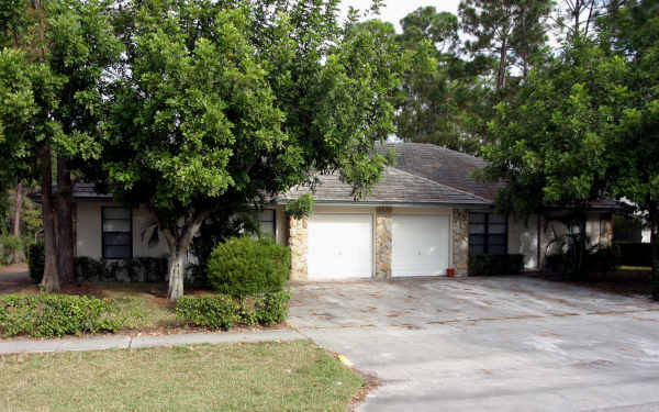 1081 Goldenrod Rd in Wellington, FL - Building Photo