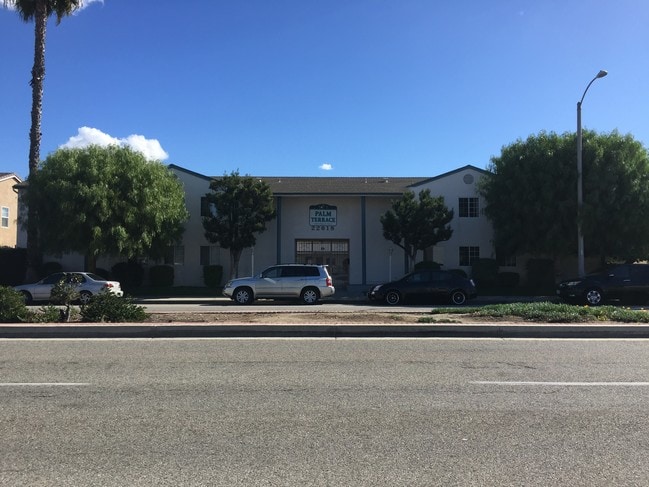 Palm Terrace in Carson, CA - Foto de edificio - Building Photo