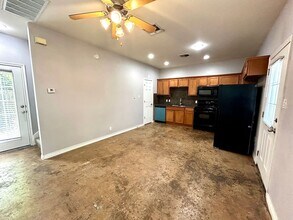 408 Nelray Blvd in Austin, TX - Building Photo - Building Photo