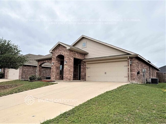 6520 Chalk River Dr in Fort Worth, TX - Building Photo - Building Photo