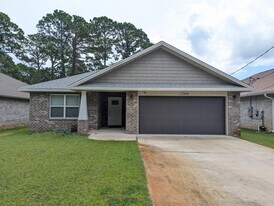 2266 Paloma St in Navarre, FL - Building Photo