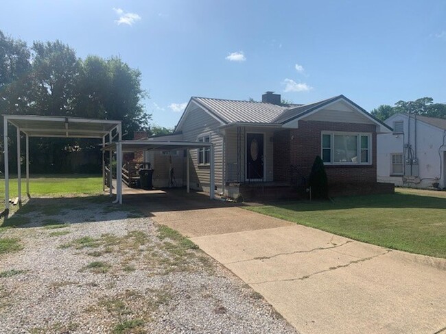 2505 Harrison St in Tuscaloosa, AL - Foto de edificio - Building Photo