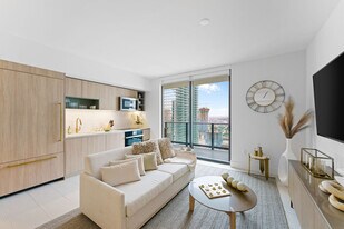 125 NE 6th St, Unit SI ID1540472P in Miami, FL - Building Photo
