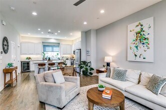 4906 Live Oak St in Dallas, TX - Building Photo - Building Photo