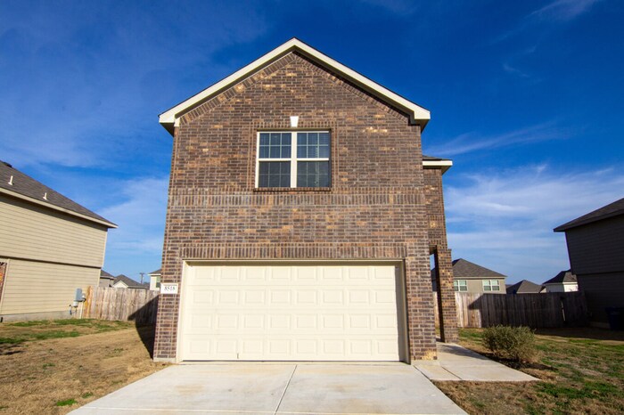 8518 Tesoro Hills in San Antonio, TX - Building Photo