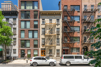 325 E 52nd St in New York, NY - Building Photo - Building Photo