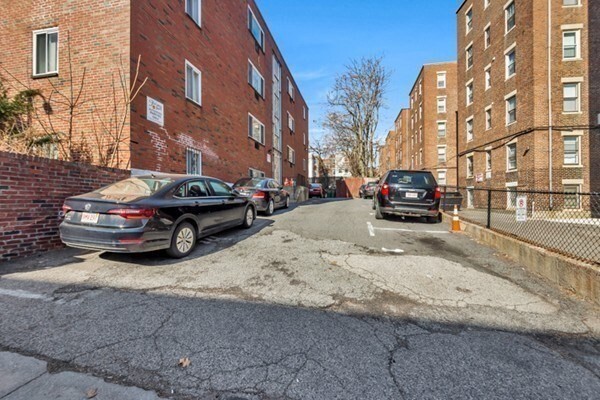 7 Scottfield Rd, Unit #1 in Boston, MA - Foto de edificio - Building Photo